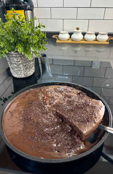 Moist banana cocoa cake cooked in a pan without oven