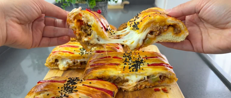 Closed Pizza with Minced Meat and Kashar Cheese