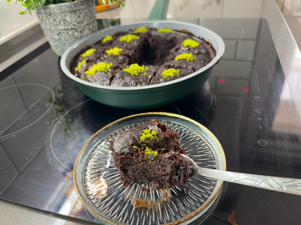 Moist cake in a 15-minute pan topped with rich chocolate sauce